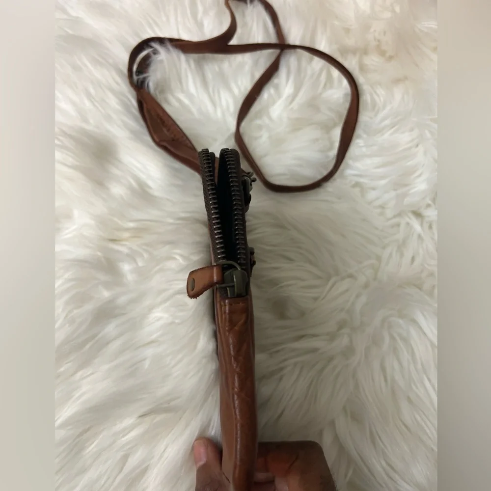 Elegant Brown Leather Messenger Bag